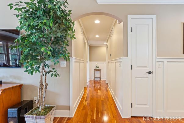Interior, Recessed Lighting, Wood Texture Flooring