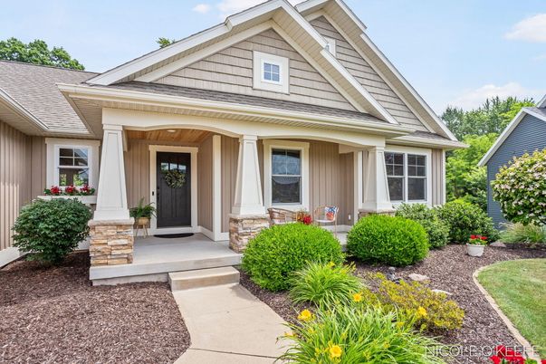 Exterior, Facade, American Craftsman