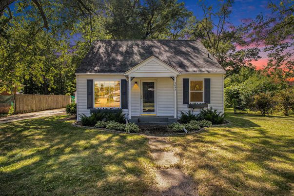 Backyard, Exterior, Facade, Cape Cod