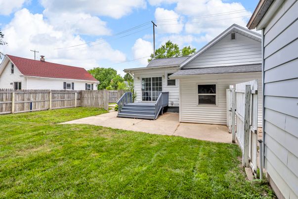 Backyard, Exterior
