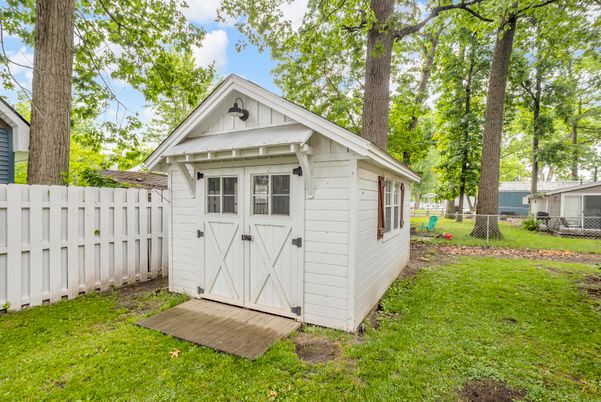 Backyard, Exterior