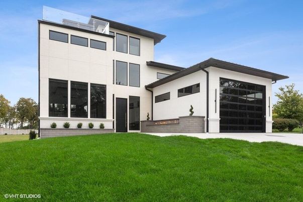 Attached, Backyard, Exterior, Facade, Modern