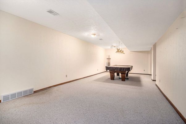 Billiard Table, Game Room, Interior