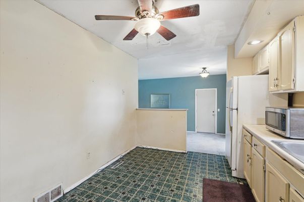 Empty room, Interior, Kitchen, Recessed Lighting