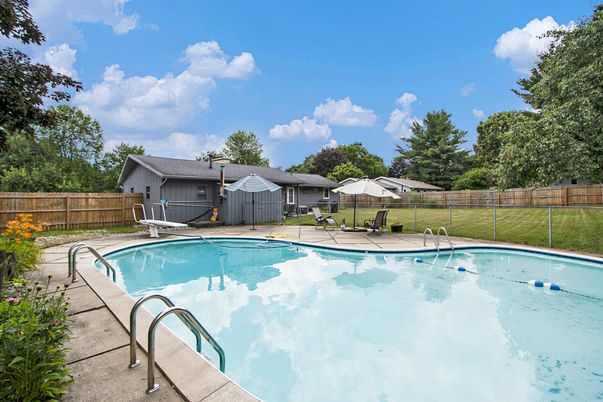 Exterior, Pool