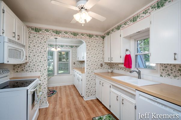 Interior, Kitchen, Pendant Lights, Wood Texture Flooring