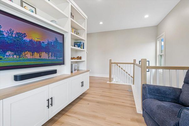 Interior, Recessed Lighting, Wood Texture Flooring