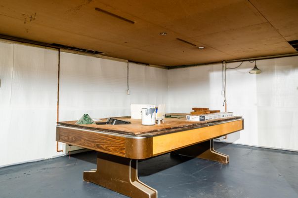 Game Room, Interior