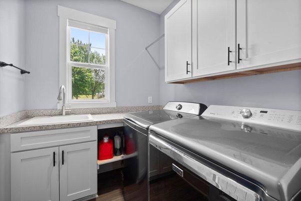 Interior, Washer, Wood Texture Flooring
