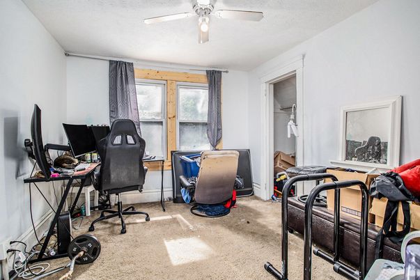 Home Office, Interior