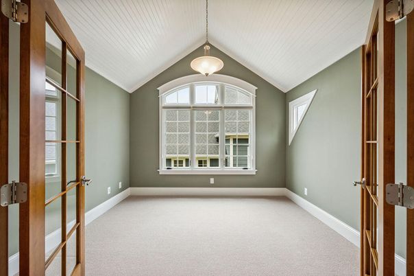 Empty room, Interior, Pendant Lights