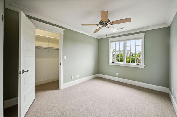 Empty room, Interior, Walk-in Closets