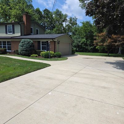 Attached, Exterior, Facade, Brick Facade, Cape Cod