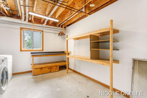 Interior, Washer, Wooden Beams, Wooden Ceilings