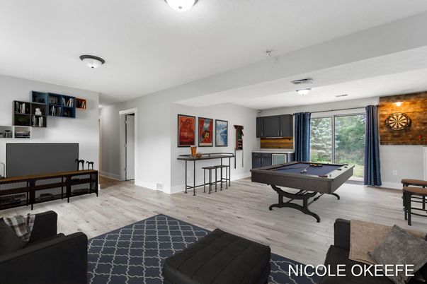 Billiard Table, Game Room, Interior, Wood Texture Flooring