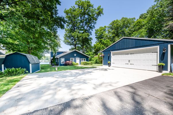 Detached Garage, Exterior