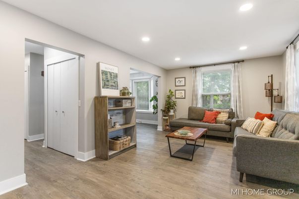 Interior, Living room, Recessed Lighting, Wood Texture Flooring