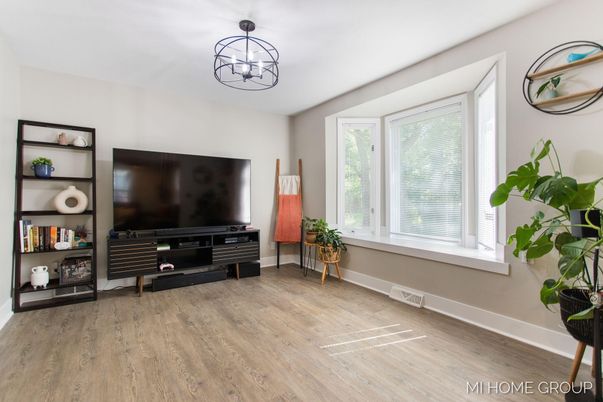 Chandelier, Interior, Wood Texture Flooring