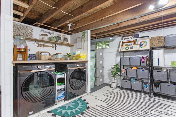 Interior, Washer, Wooden Beams, Wooden Ceilings
