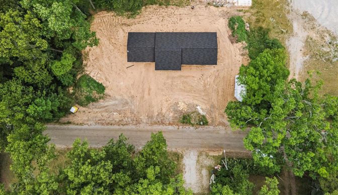 Exterior, Drone