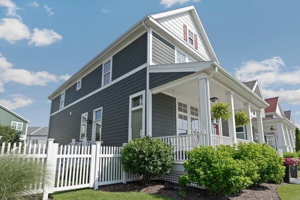 Exterior, Facade, Queen Anne Victorian