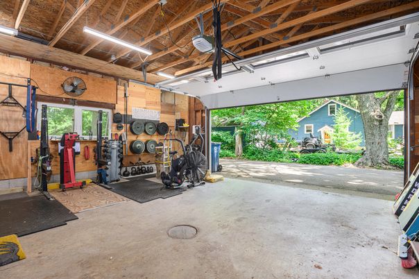 Fitness Equipment, Interior, Wooden Beams