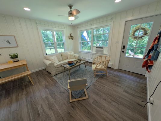 Interior, Living room, Recessed Lighting, Wood Texture Flooring
