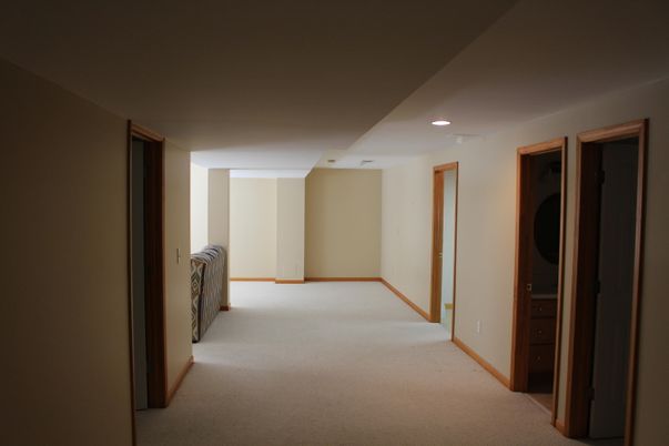 Empty room, Interior, Recessed Lighting