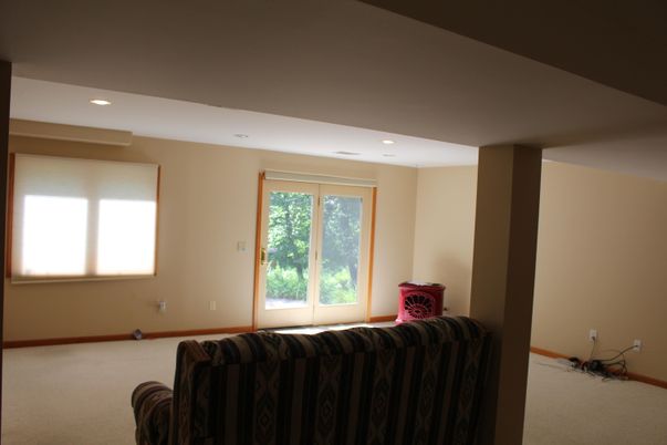Empty room, Interior, Recessed Lighting