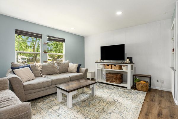 Interior, Living room, Recessed Lighting, Wood Texture Flooring
