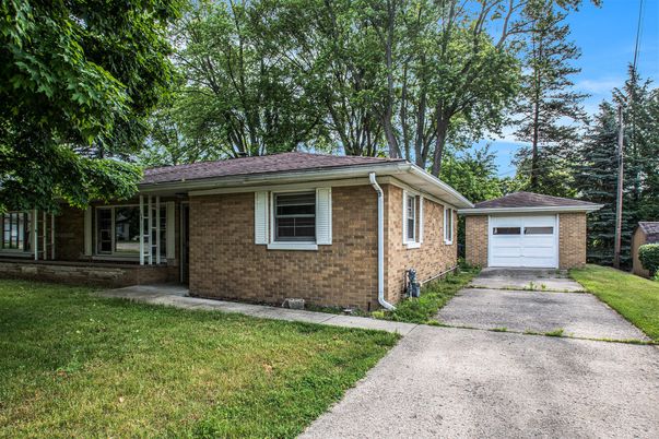 Detached Garage, Exterior