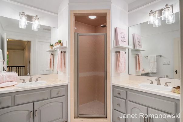Bathroom, Dual Sink Vanities, Interior, Recessed Lighting