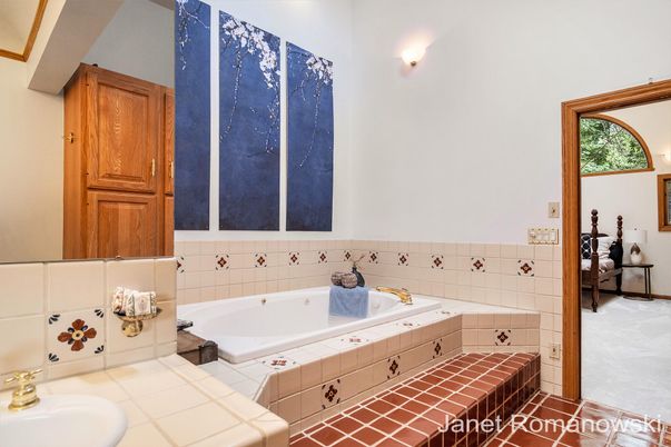 Bathroom, Interior, Tile Countertops