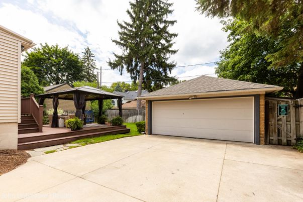 Detached Garage, Exterior