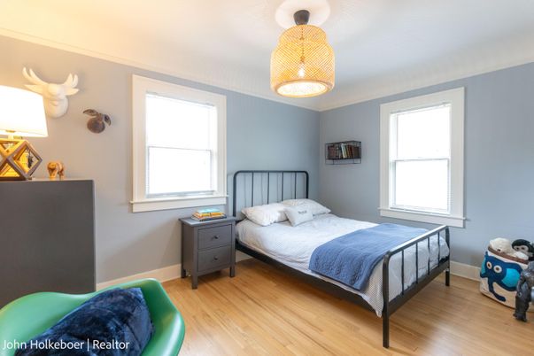 Bedroom, Interior, Pendant Lights, Wood Texture Flooring