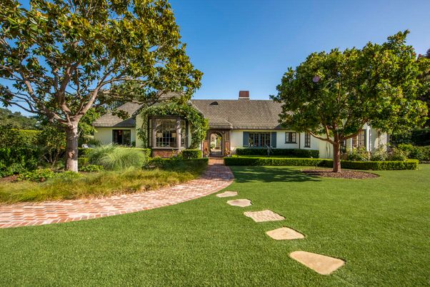 Backyard, Exterior, Facade, Cape Cod