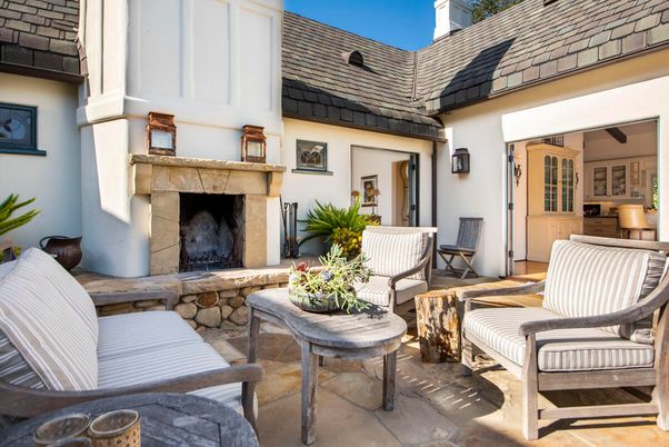 Exterior, Fireplace