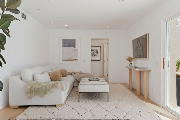 Interior, Living room, Recessed Lighting, Wood Texture Flooring