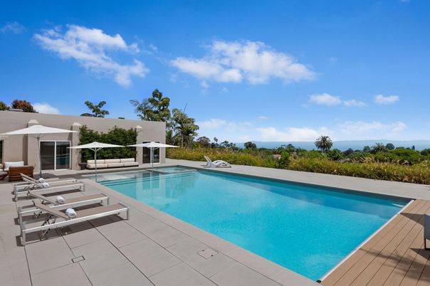 Exterior, Pool, Water