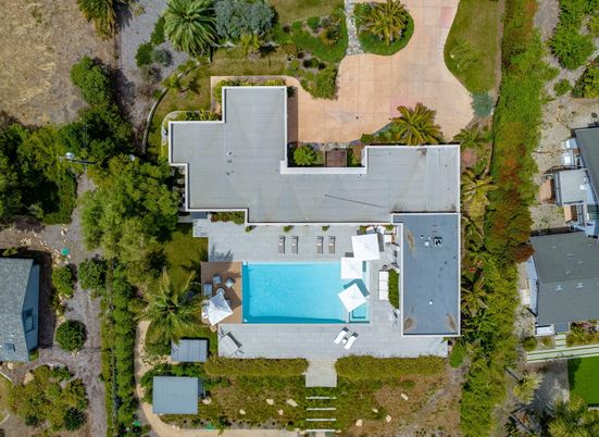 Exterior, Drone