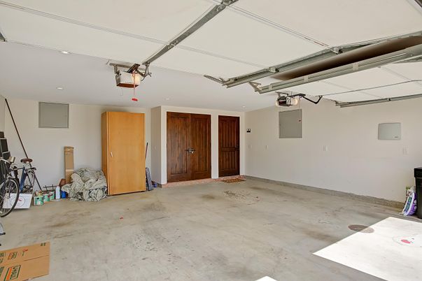 Garage, Interior