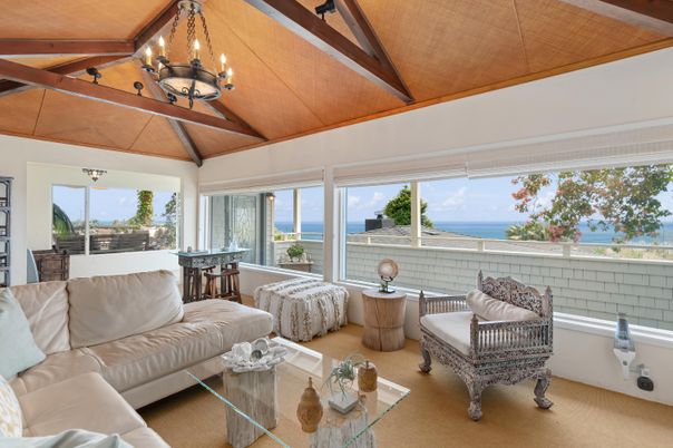 Chandelier, Dining room, Interior, Living room, Water, Wooden Beams, Wooden Ceilings