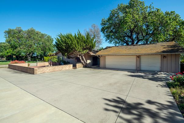 Detached Garage, Exterior