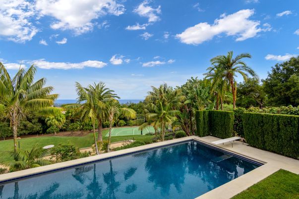 Exterior, Pool, Water