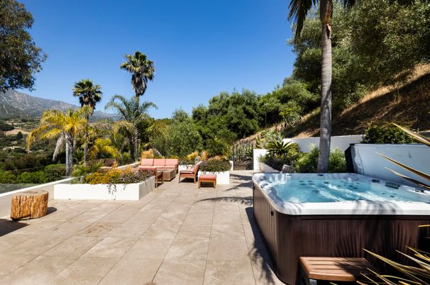 Exterior, Hot Tub