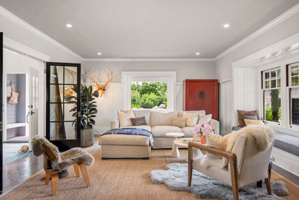 Interior, Living room, Recessed Lighting, Wood Texture Flooring