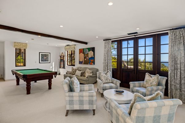 Billiard Table, Game Room, Interior, Living room, Recessed Lighting