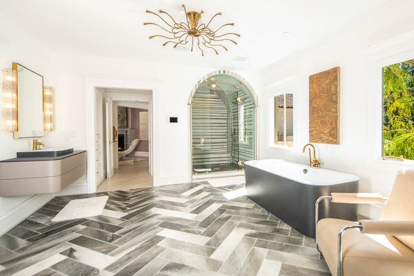 Bathroom, Free Standing Baths, Interior