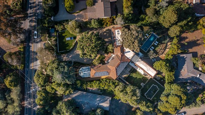 Exterior, Drone