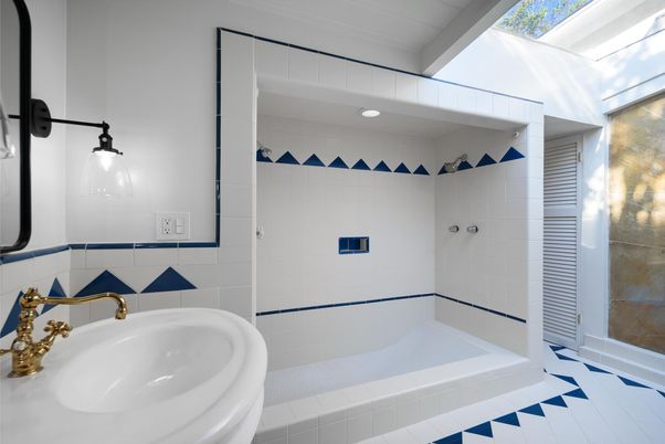 Bathroom, Interior, Recessed Lighting